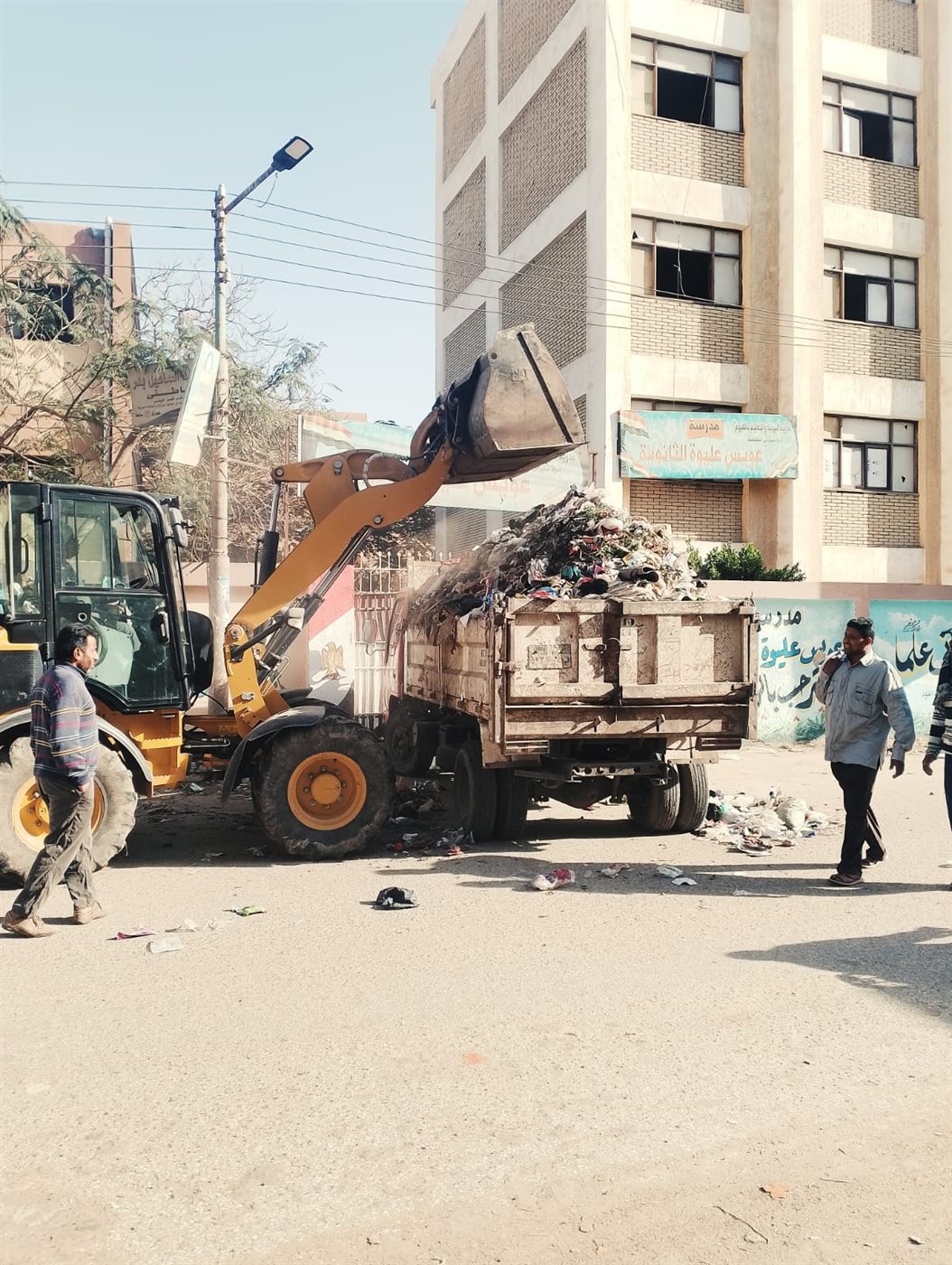حملات صباحية ومسائية للنظافة العامة وصيانة الإنارة وتمهيد الطرق بمركز ومدينة سنورس