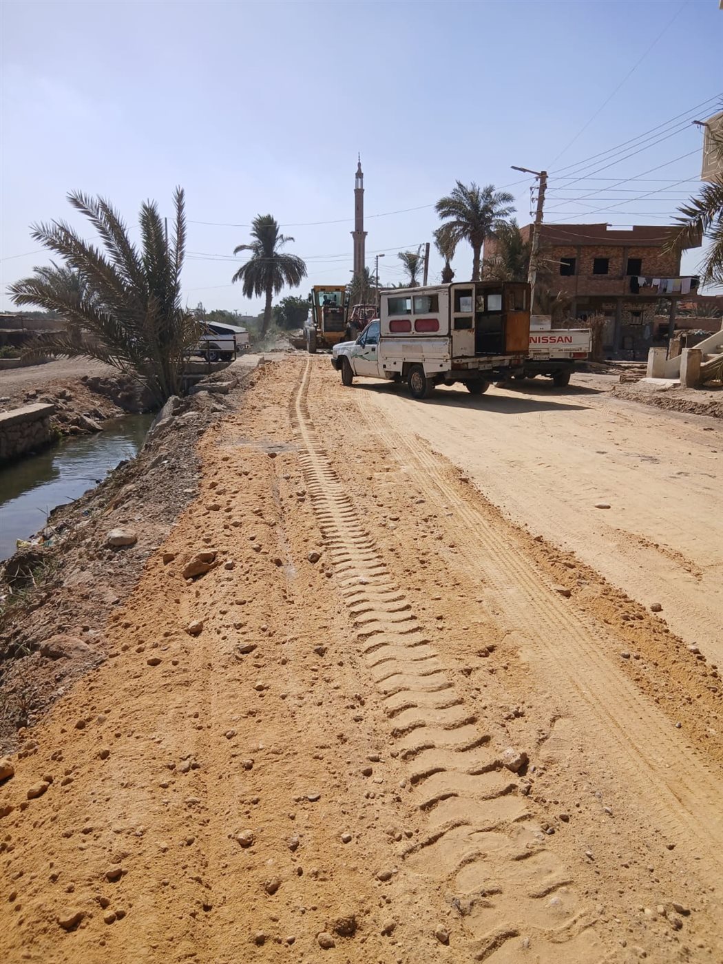 حملات للنظافة العامة وصيانة الإنارة وتمهيد الطرق بمركز ومدينة طامية بالفيوم&nbsp;