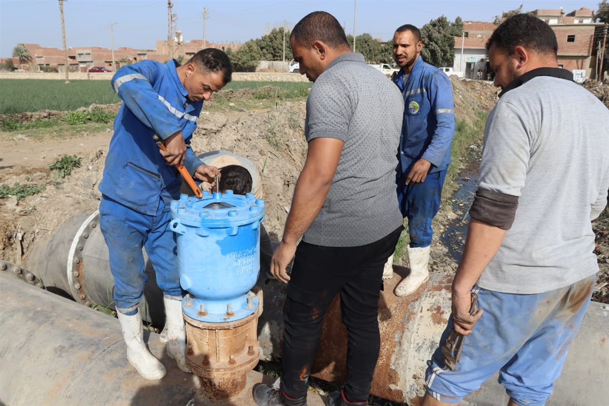جولة ميدانية لرئيس مياه الفيوم لضبط ضغوط المياه بسنورس بالفيوم&nbsp;