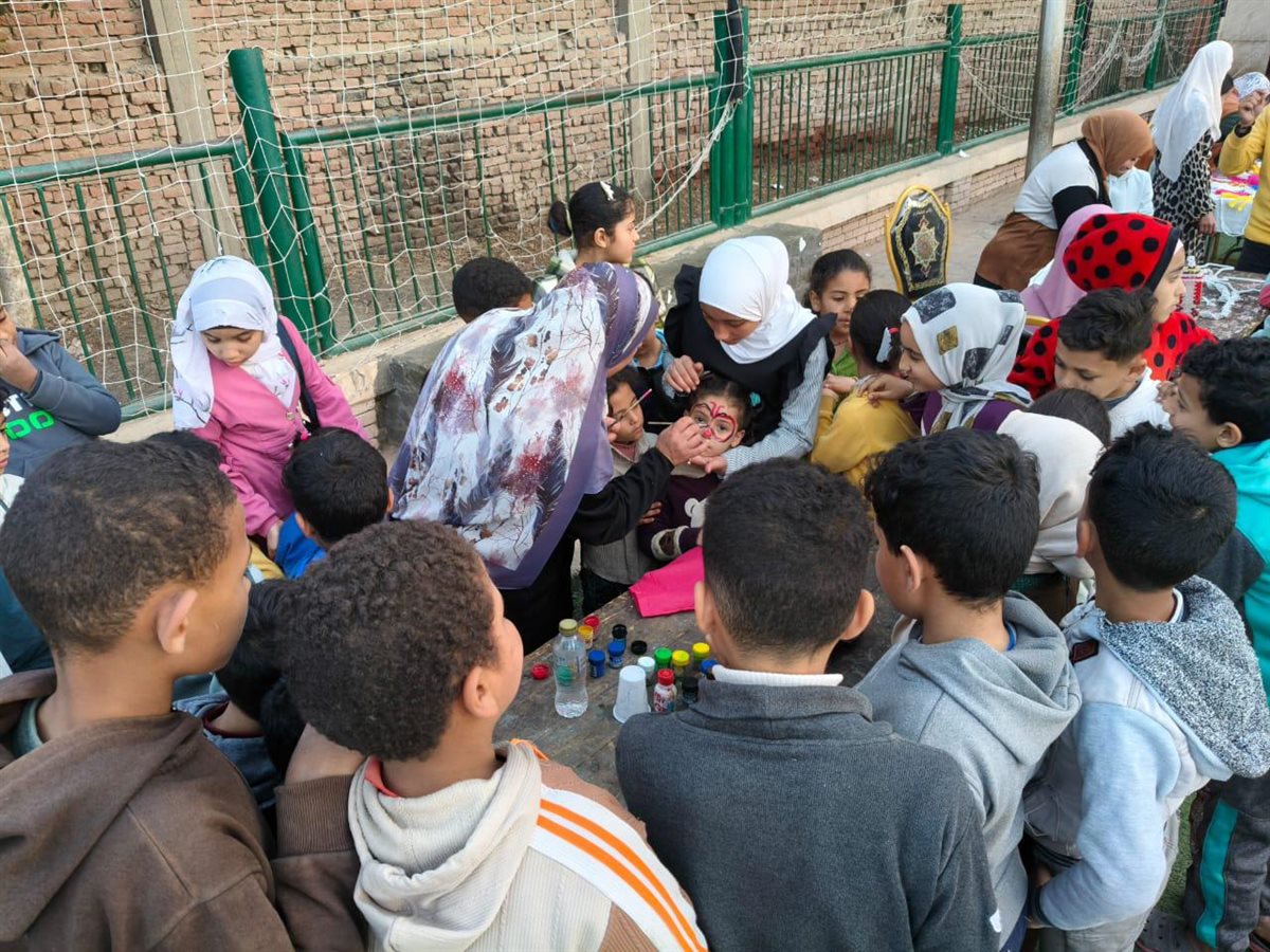 العجميين تختتم قافلتها الثقافية… ثلاثة أيام صنعت مسرحًا للإبداع وملتقى للوعي