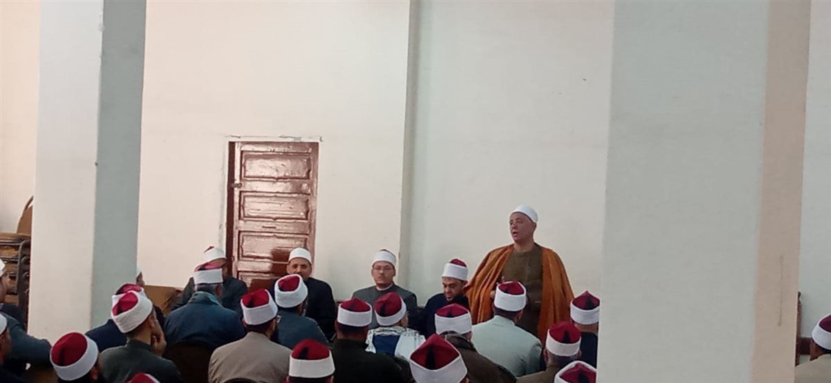 مدير أوقاف الفيوم يجتمع بالأئمة استعدادًا لشهر رمضان المبارك