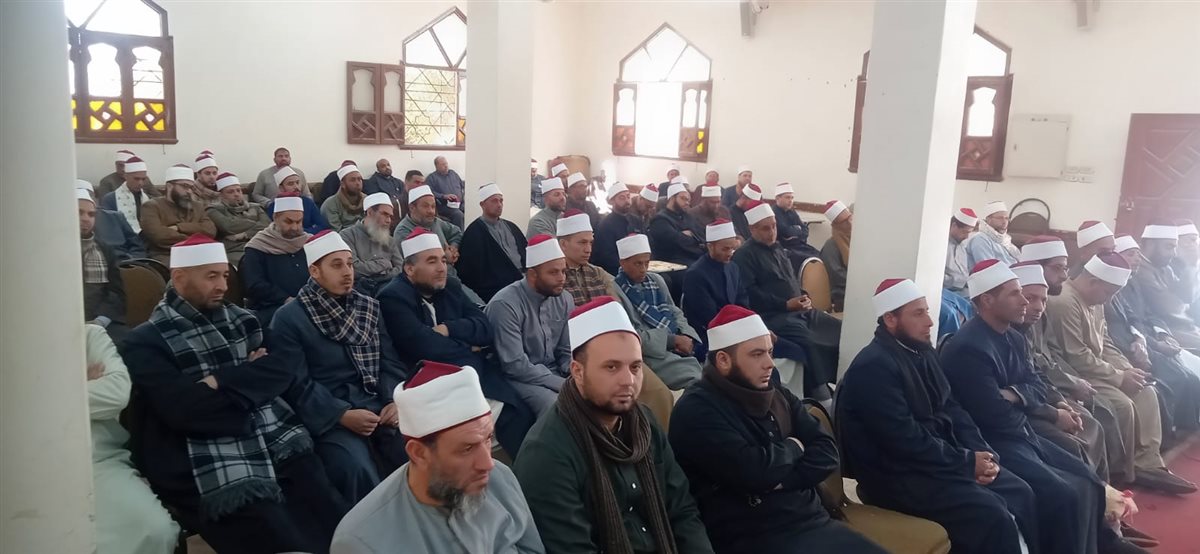 مدير أوقاف الفيوم يجتمع بالأئمة استعدادًا لشهر رمضان المبارك
