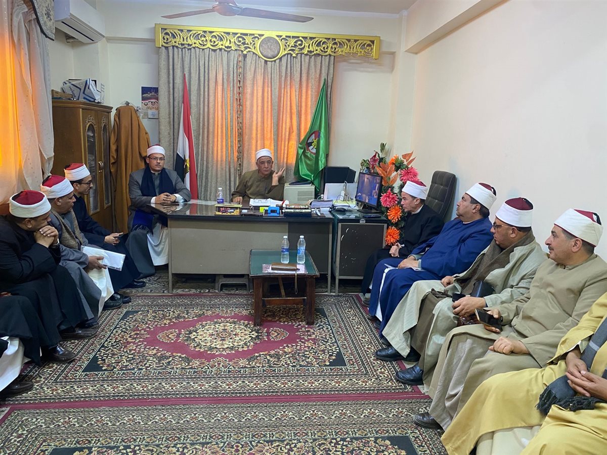 مدير أوقاف الفيوم يعقد اجتماعًا موسعًا مع مديري الإدارات استعدادًا لشهر رمضان المبارك