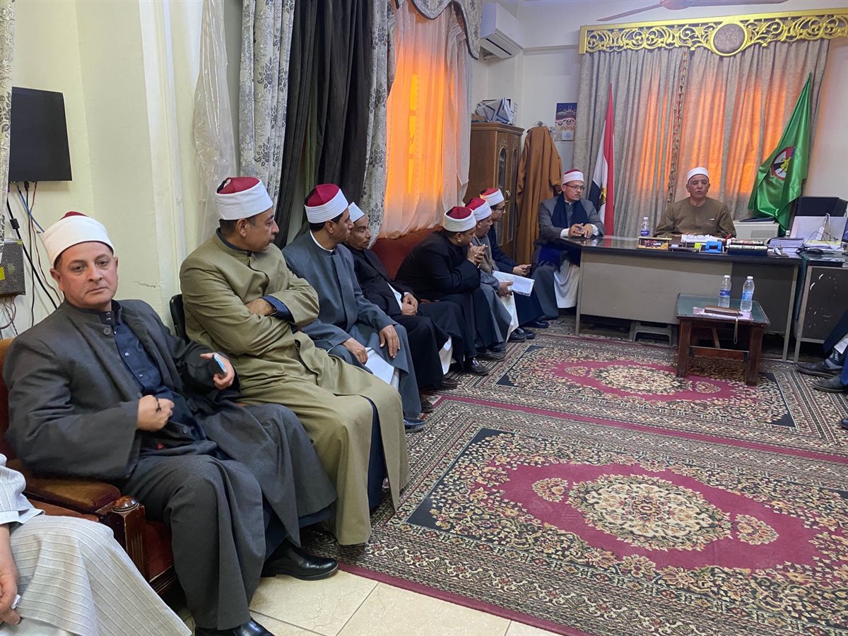 مدير أوقاف الفيوم يعقد اجتماعًا موسعًا مع مديري الإدارات استعدادًا لشهر رمضان المبارك