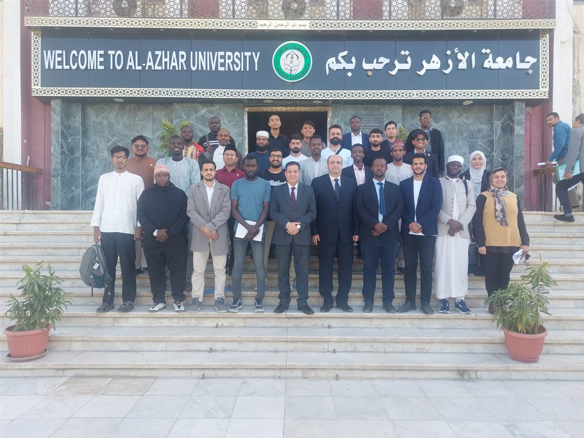 نائب رئيس جامعة الأزهر لشؤون الوافدين&nbsp;