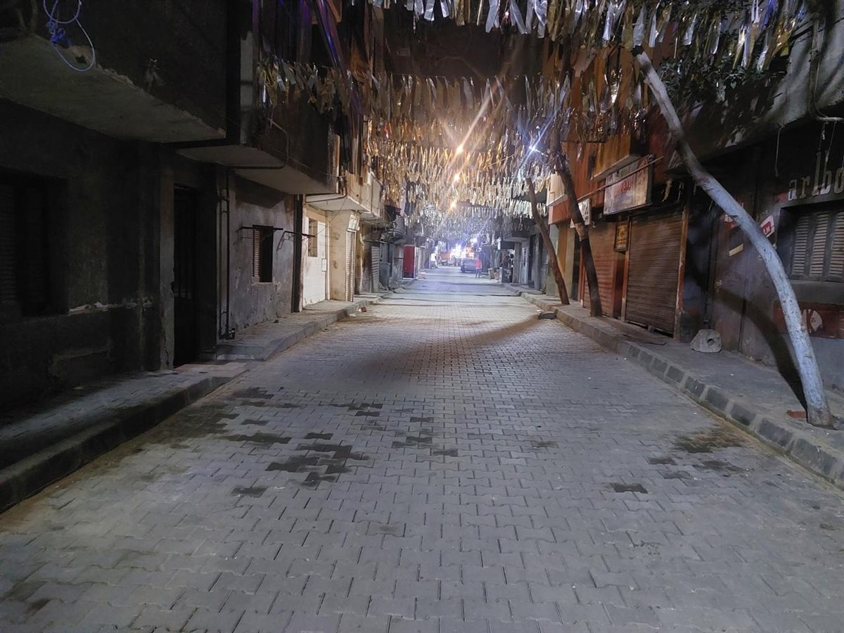 جانب من أعمال الرصف ورفع كفاءة الطرق