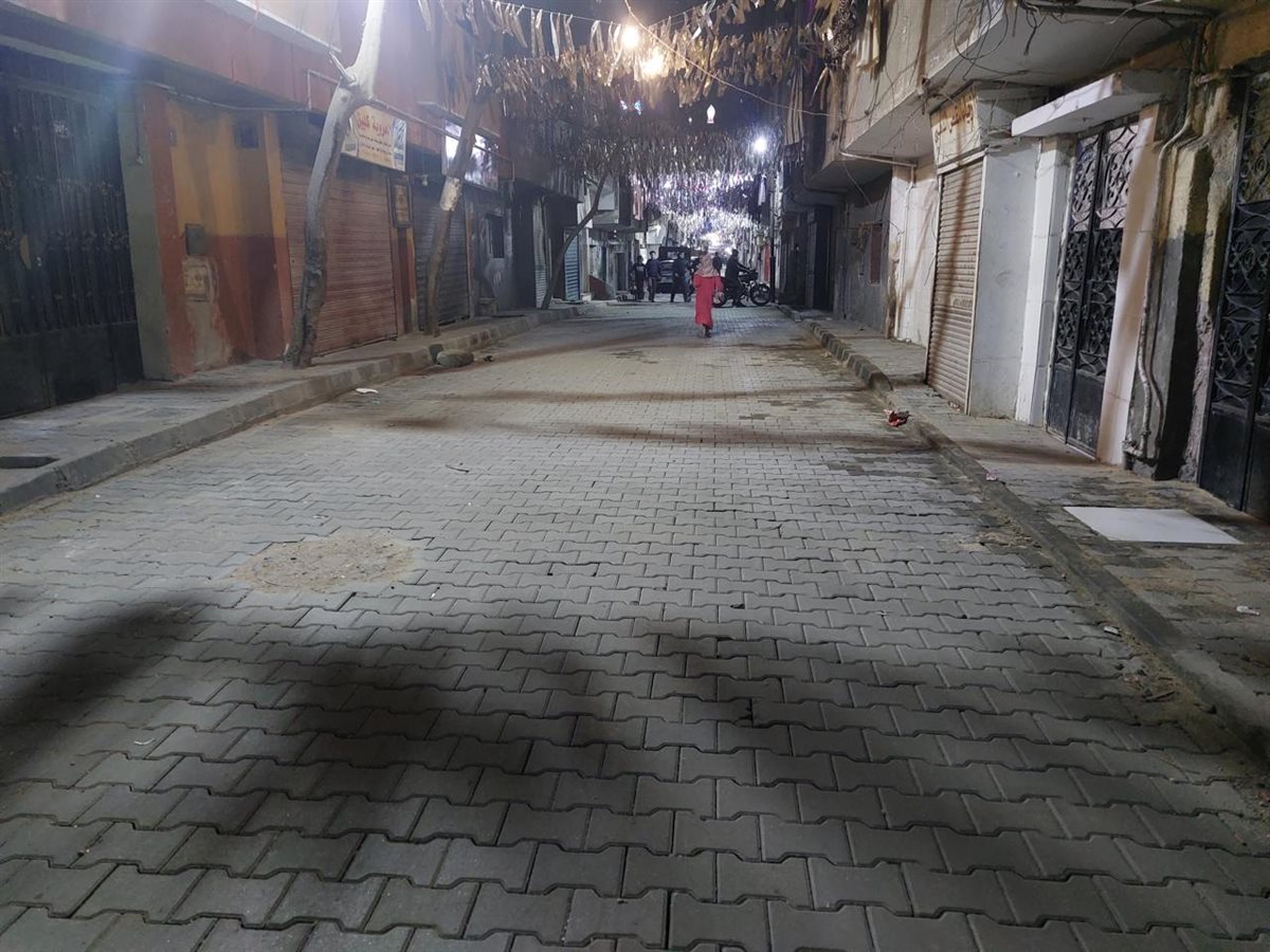 جانب من أعمال الرصف ورفع كفاءة الطرق