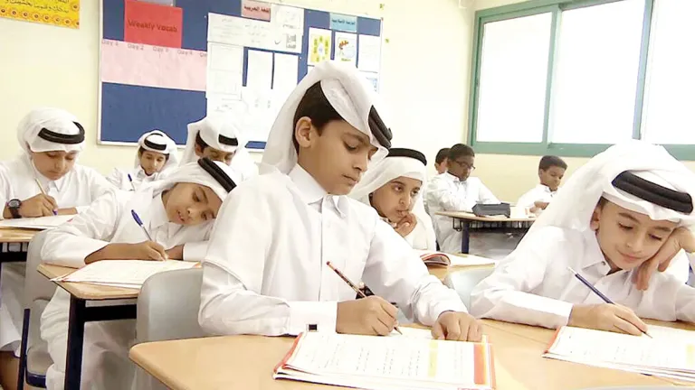 <strong>قطر.. تخفيض فترة الدراسة للطلاب في رمضان لـ3 ساعات ونصف فقط&nbsp;</strong>