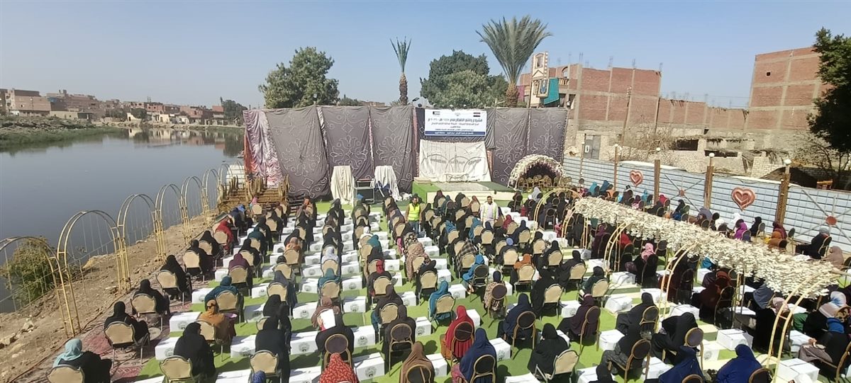 توزيع 600 كرتونة رمضان لدعم الأسر الأولى بالرعاية ب 3 قرى بمحافظة الفيوم