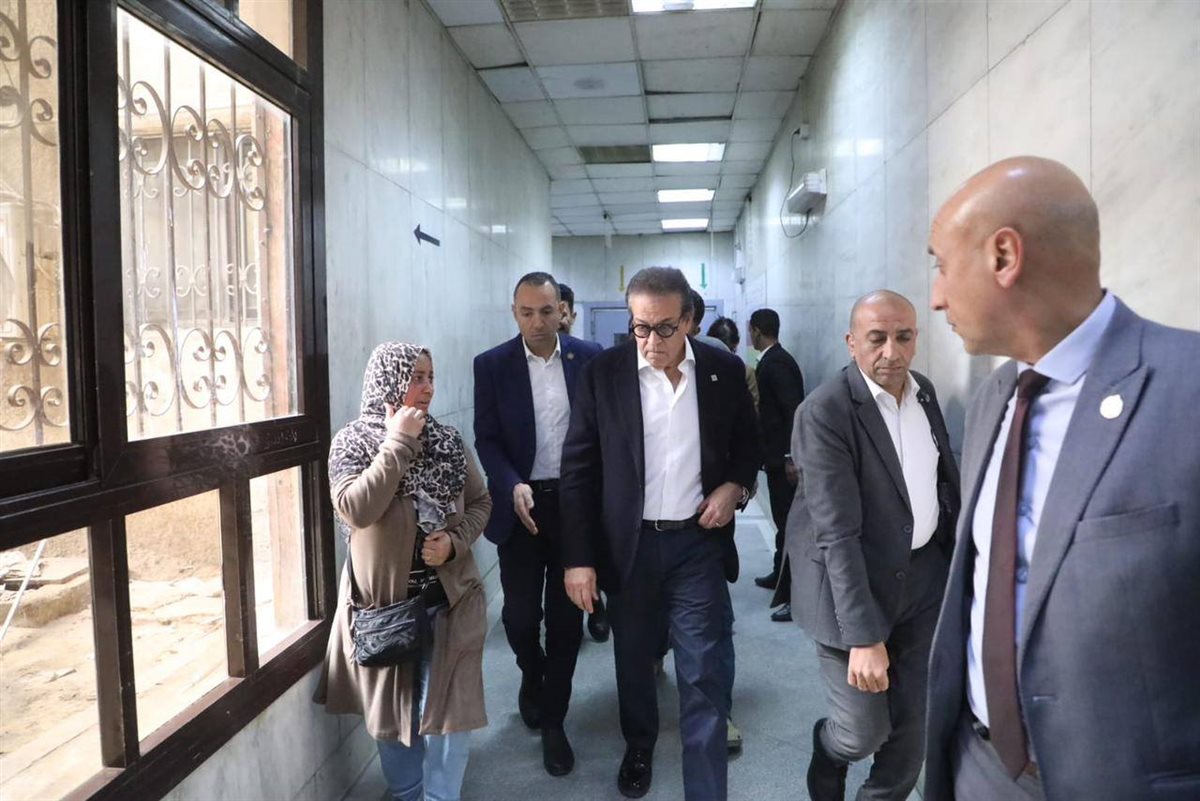 جانب من زيارة وزير الصحة لمستشفى السلام&nbsp;