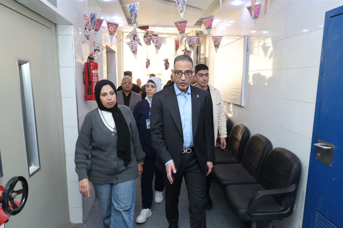 جانب من زيارة محافظ الجيزة مستشفى أبو النمرس&nbsp;