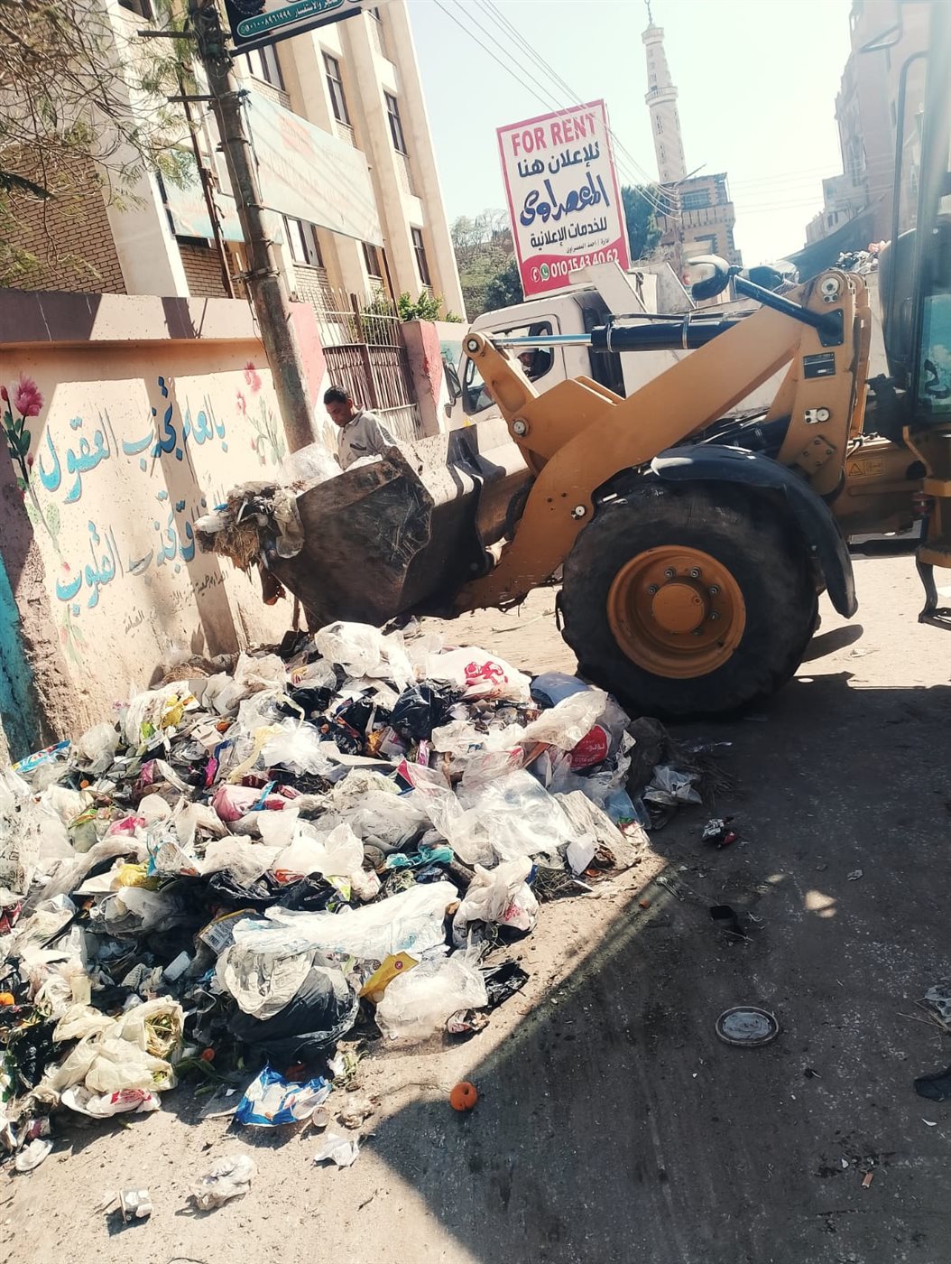 حملات مكثفة للنظافة العامة ورفع الإشغالات بمركز ومدينة سنورس