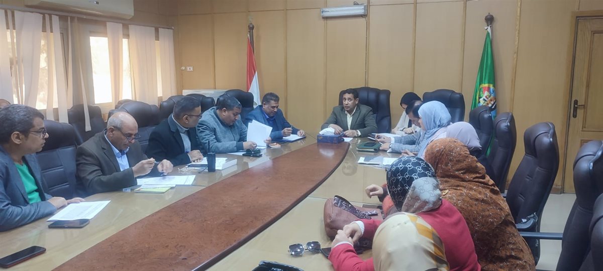 السكرتير المساعد بالفيوم: ورؤساء المدن يبحثان آليات التعامل مع المتغيرات غير القانونية