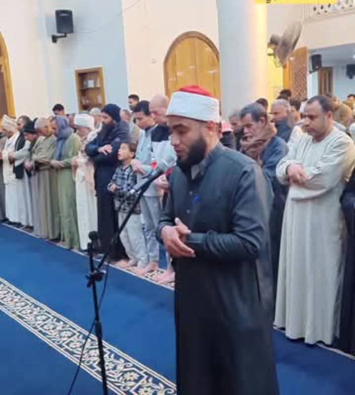 قانتون لله.. آلاف المصلين يحيون الليلة الخامسة من رمضان بالفيوم ويؤدون صلاتي العشاء والتراويح