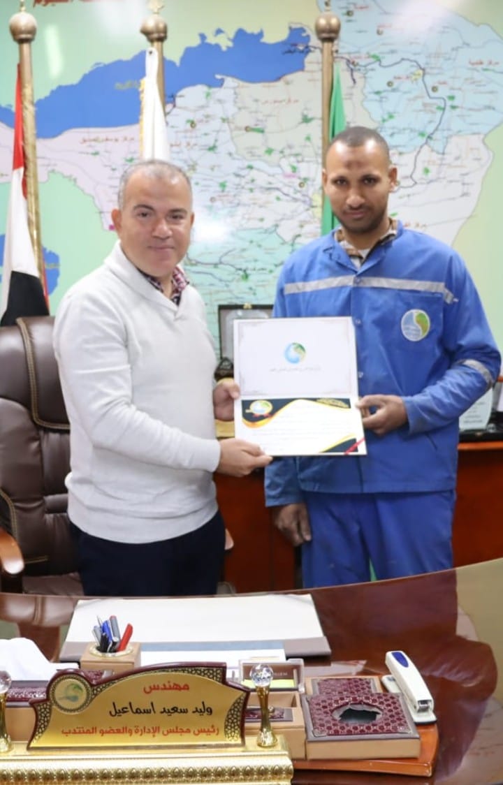 رئيس مياه الفيوم يكرّم رموزاً من العاملين المتميزين بقطاع مياه الشرب كمقدمة لمزيد من التكريمات بجميع القطاعات