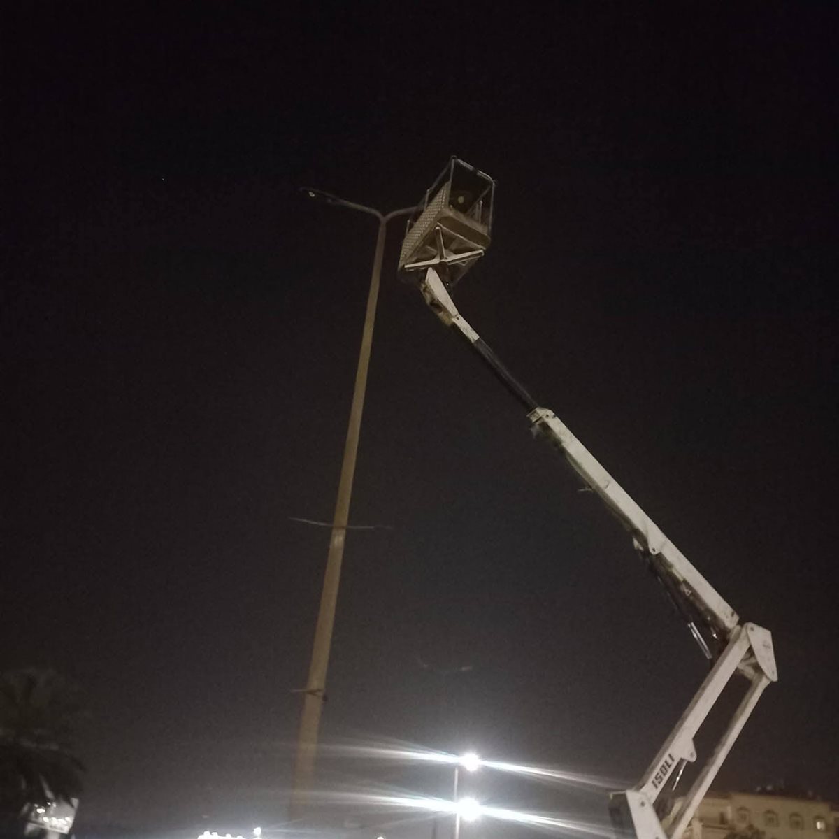 جانب من صيانة الإنارة بالغردقة