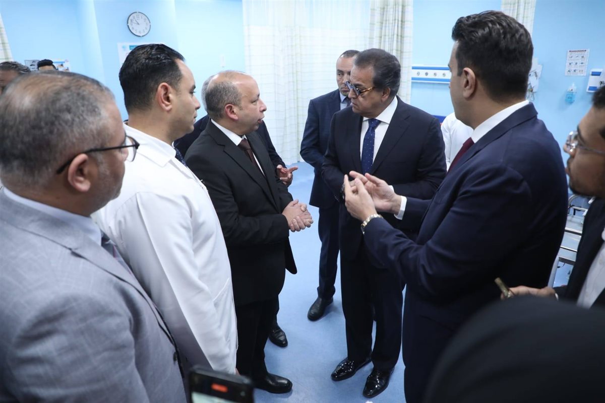 جانب من افتتاح وزير الصحة لوحدة السكتة الدماغية