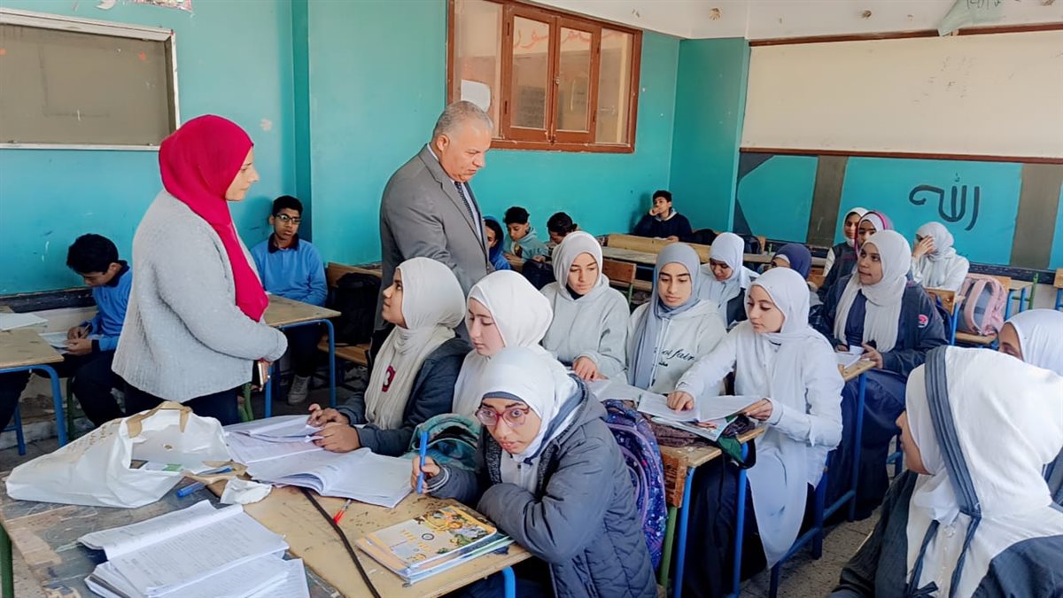 قبيصي في جولة مفاجئة لمتابعة انضباط وانتظام العملية التعليمية بمدارس شرق الفيوم