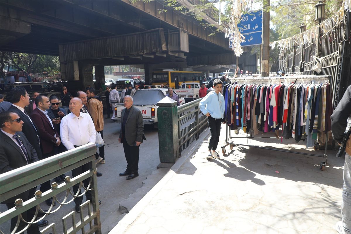 محافظ القاهرة في جولة مفاجئة بحي بولاق أبو العلا