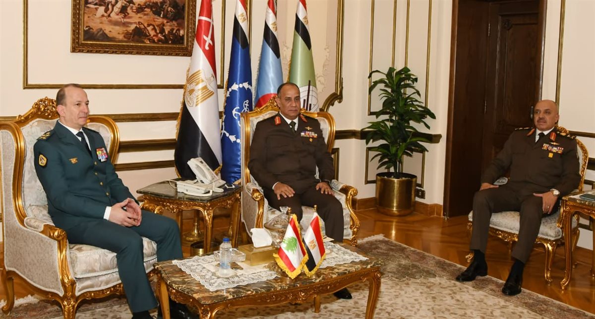 وزير الدفاع وقائد الجيش اللبناني&nbsp;