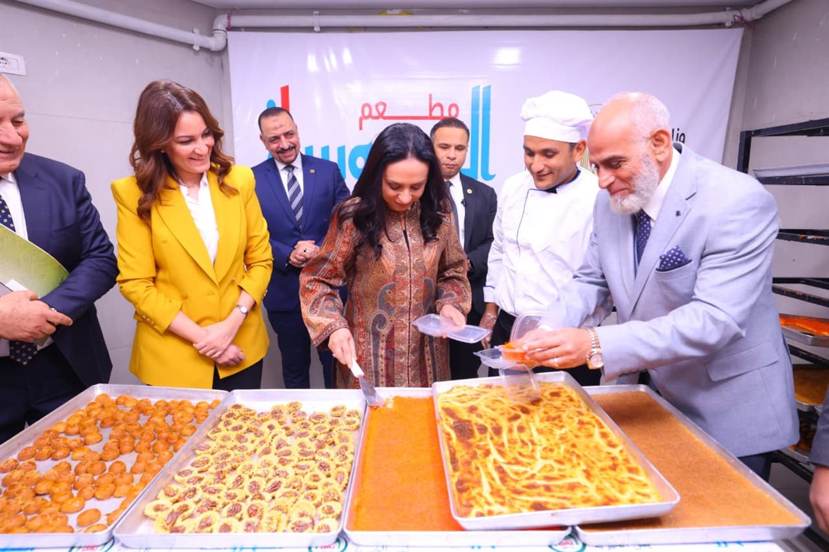 جانب من زيارة وزيرة التضامن الاجتماعي لوحدة إطعام المحروسة