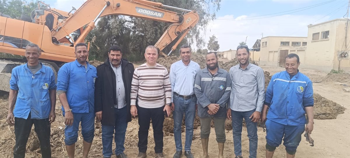 رئيس مياه الفيوم يتابع إصلاح خط مياه 400 مم بطامية ويتفقد مركز الصيانة وخدمة العملاء وأعمال الصرف الصحي بالكعابي