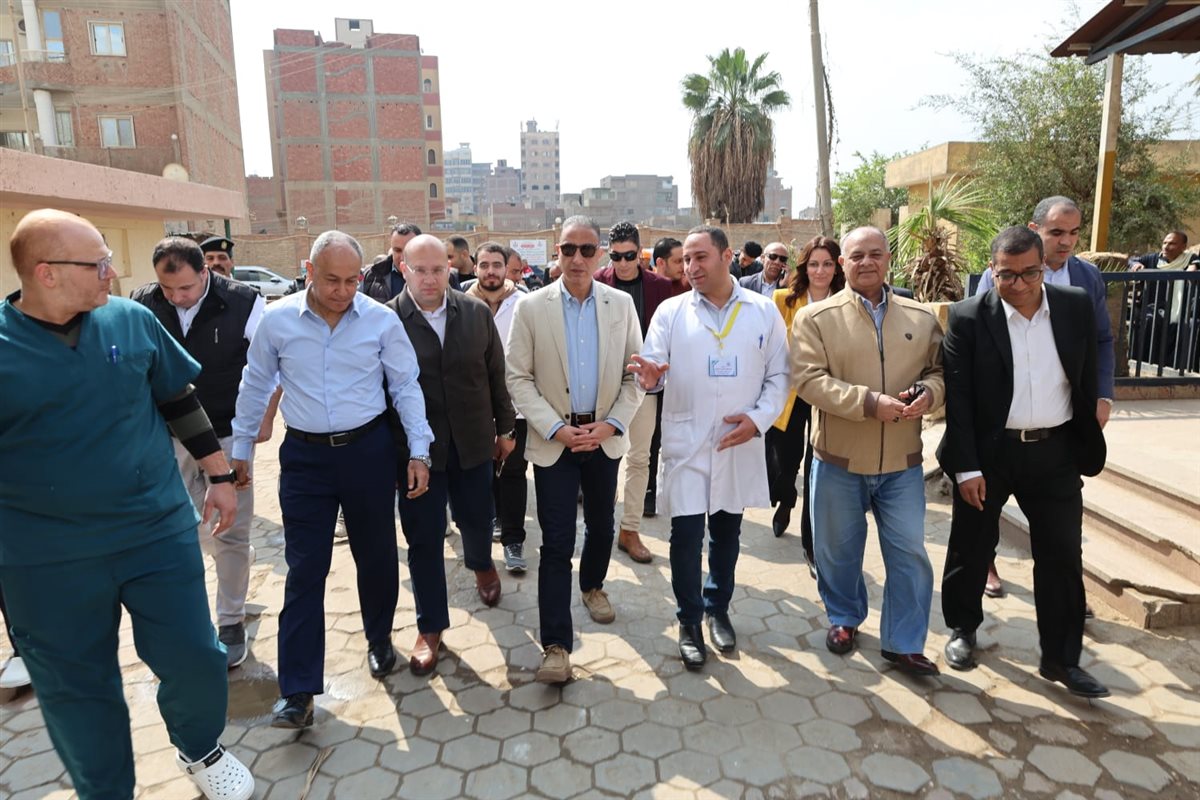 جانب من زيارة محافظ الجيزة لمستشفى البدرشين
