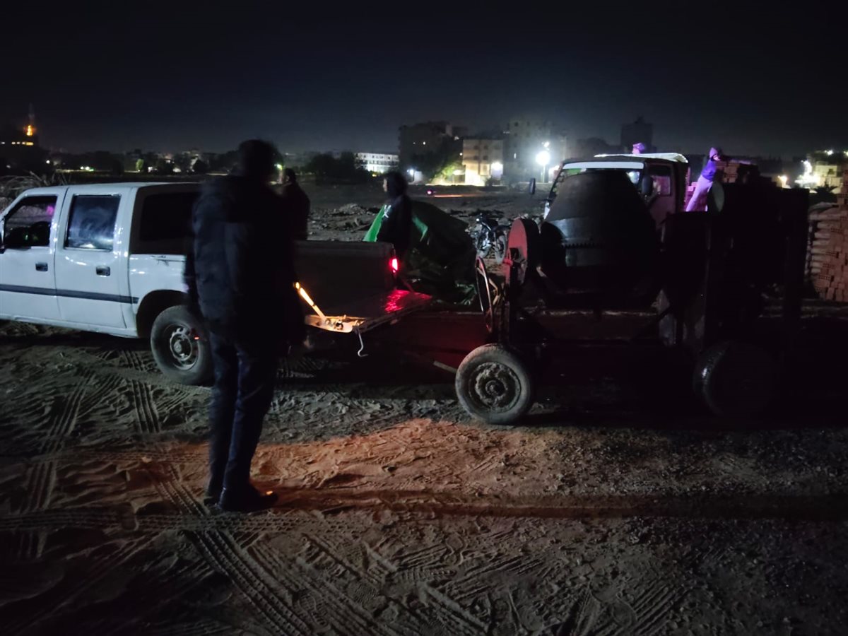 التصدى الفوري للمخالفات..وقف أعمال مخالفة ترخيص بنطاق حي الجون ومصادرة خلاطتين بالفيوم&nbsp;