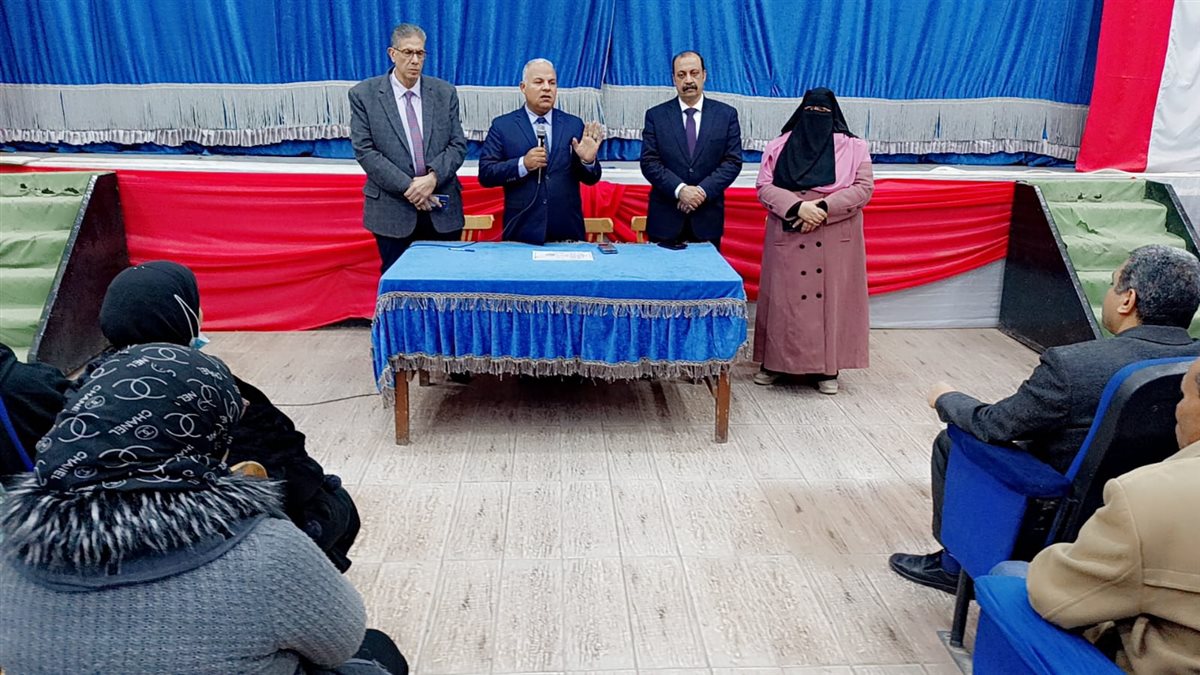 &nbsp;قبيصي يعقد اجتماعًا موسعًا لمديري مدارس شرق وغرب الفيوم ويؤكد: الانضباط أولوية لا تقبل التهاون