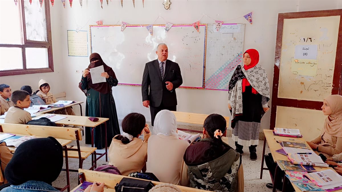 قبيصي يتابع مدرسة الشهيد ياسر كمال تمام بشرق الفيوم… وتوجيهات حاسمة للانضباط ودقة التقي