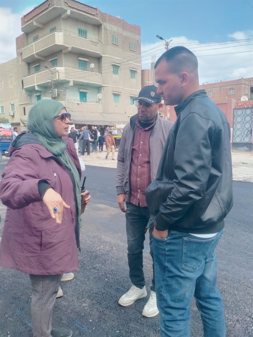 رئيس مركزومدينة ابشواى تتفقد أعمال رصف طريق العجميين طبهار
