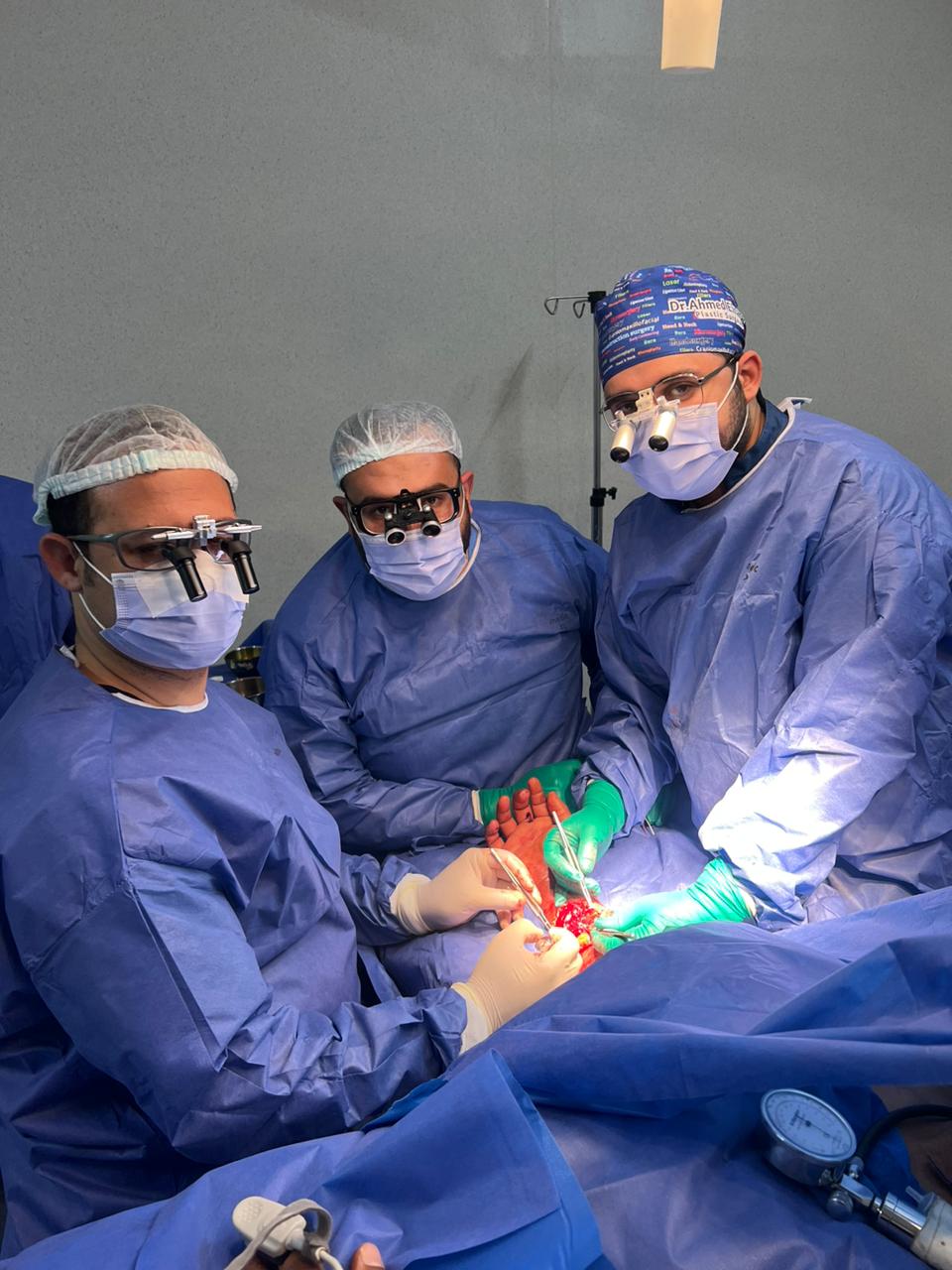 فريق جراحات التجميل بمستشفى الفيوم العام .. ينجح فى أنقاذ شاب من بتر زراعة&nbsp;