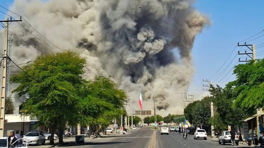 قصف إيران&nbsp;