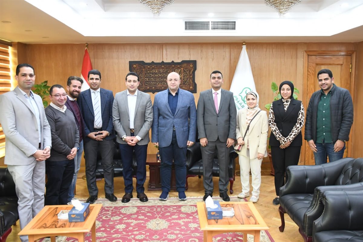 محافظ الفيوم يستقبل وفد