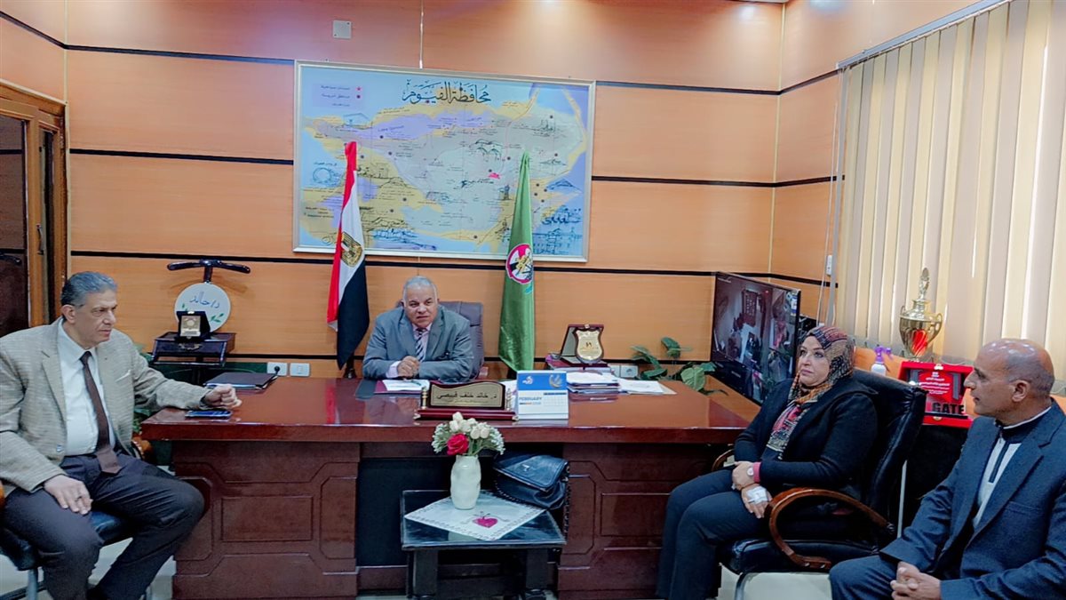 مدير تعليم الفيوم يوجه بتشكيل لجان متابعة شاملة للمدارس.. وتقارير عاجلة عن التقييمات وسجلات الدرجات