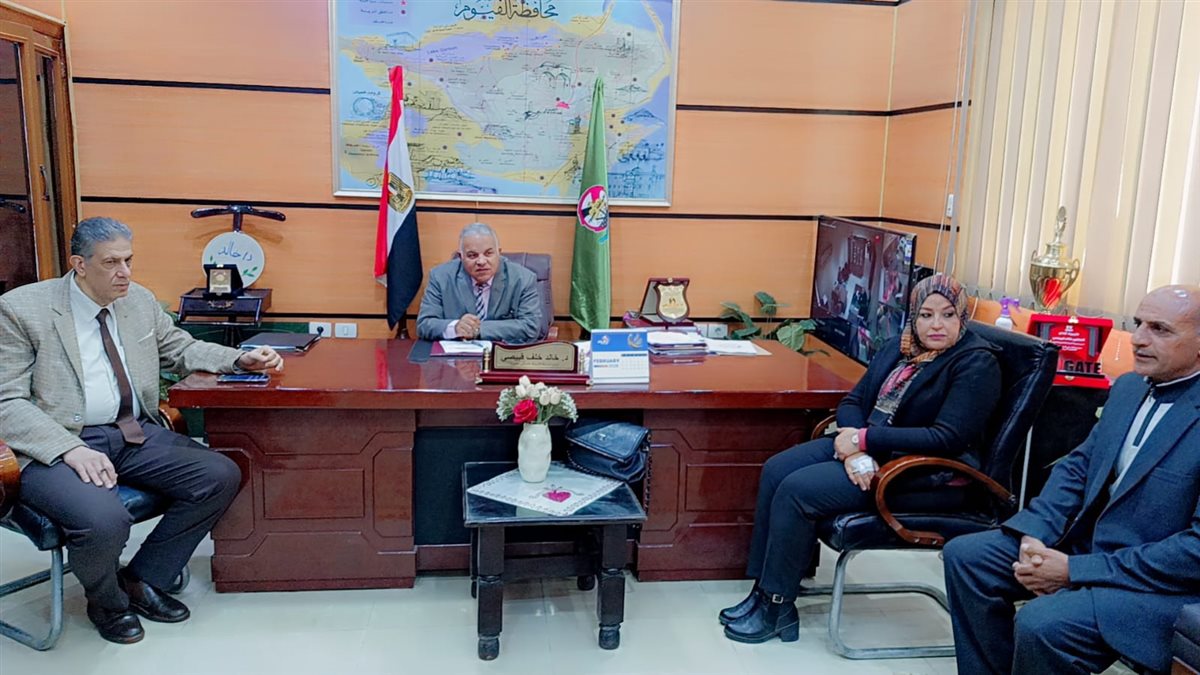 مدير تعليم الفيوم يوجه بتشكيل لجان متابعة شاملة للمدارس.. وتقارير عاجلة عن التقييمات وسجلات الدرجات