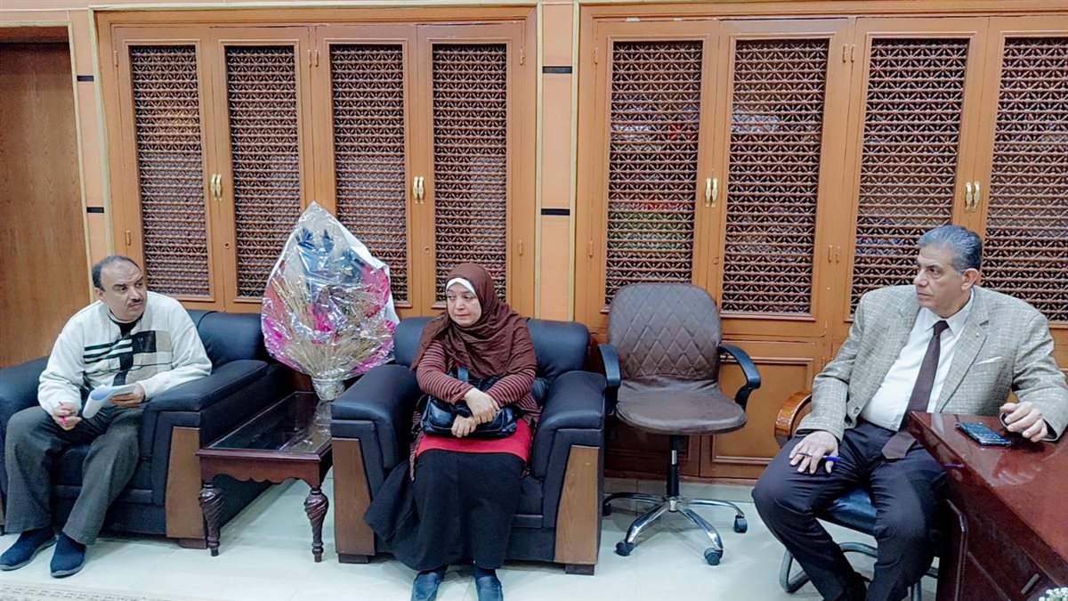 مدير تعليم الفيوم يوجه بتشكيل لجان متابعة شاملة للمدارس.. وتقارير عاجلة عن التقييمات وسجلات الدرجات