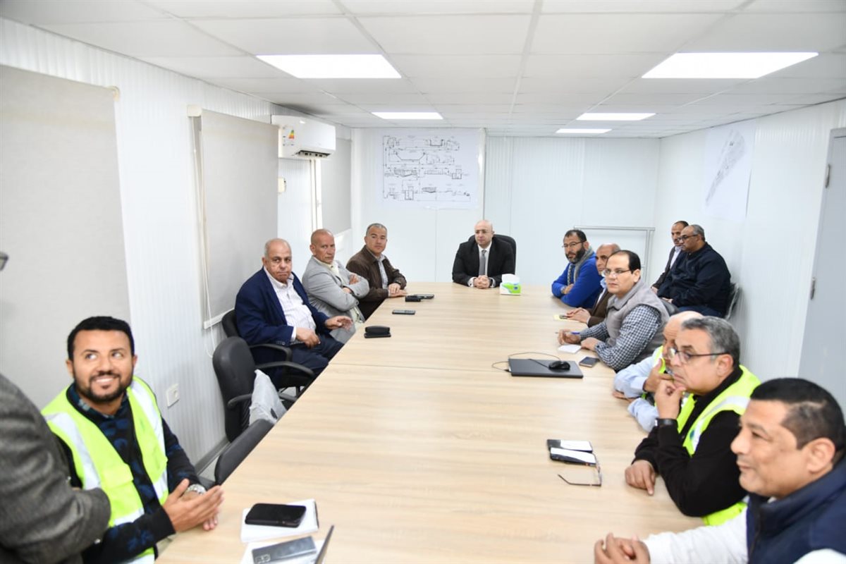 محافظ الفيوم يتفقد سير العمل بمشروع إعادة تأهيل محطة معالجة الصرف الصناعي بكوم أوشيم