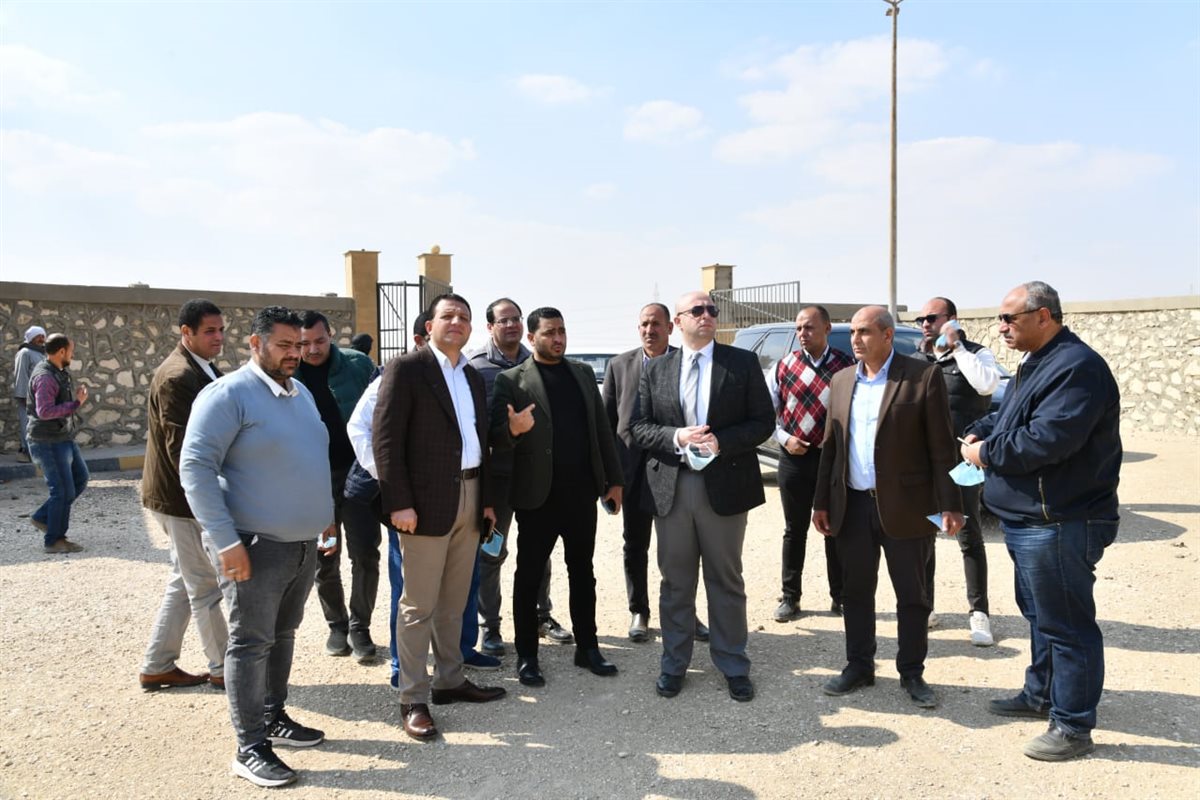 محافظ الفيوم يتفقد المدفن الصحي الآمن بمنطقة كوم أوشيم