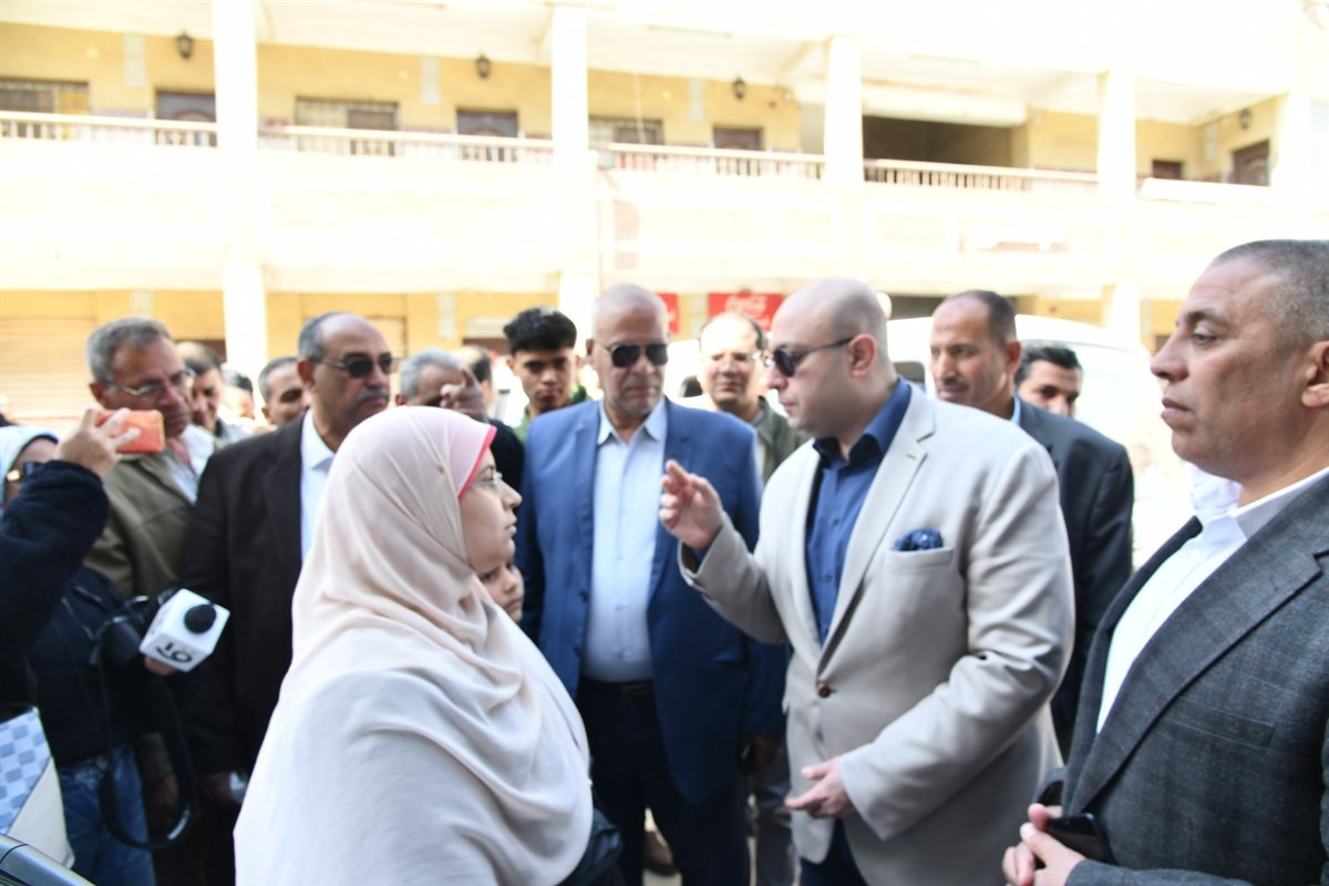 محافظ الفيوم: يشدد على عدم دفع أي مبالغ مالية بخلاف التعريفة المقررة.. والإبلاغ الفوري عن المخالفات