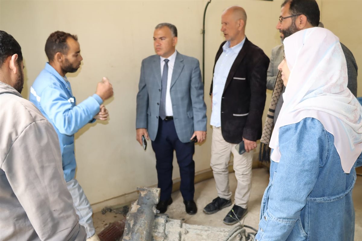 رئيس مياه الفيوم يكافئ عمال محطة رفع صرف صحي كوم أوشيم 2 تقديراً لجهودهم