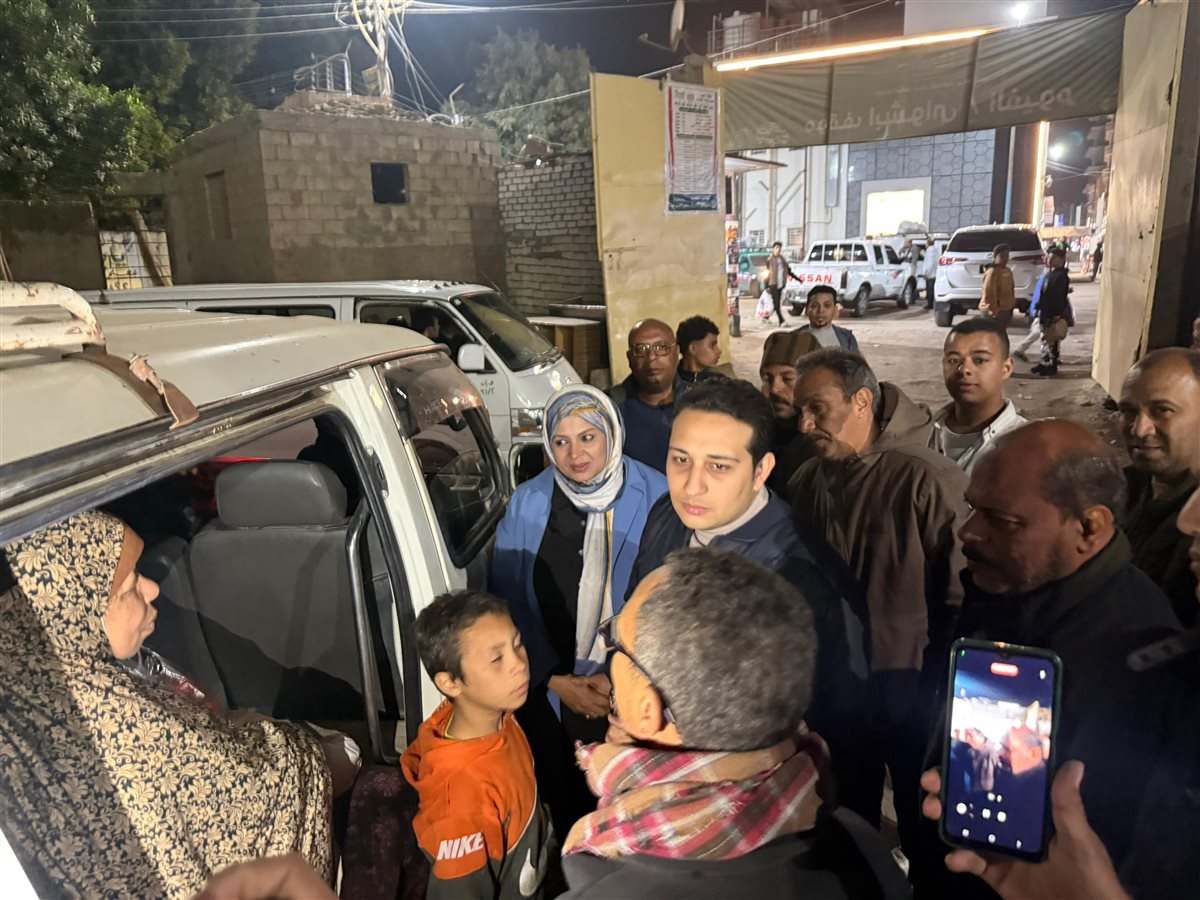 جولة ليلية لنائب محافظ الفيوم بمجمع مواقف أبشواي