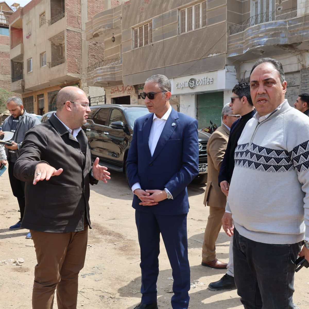 جانب من متابعة أعمال رفع تراكمات القمامة
