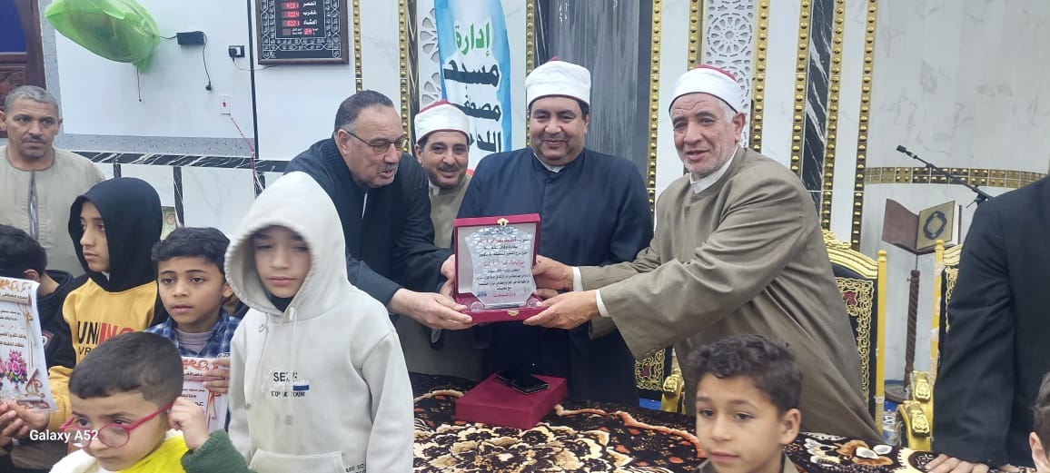 مدير أوقاف الفيوم يشهد احتفالية تكريم حفظة القرآن الكريم بمسجد مصطفى اللحامي