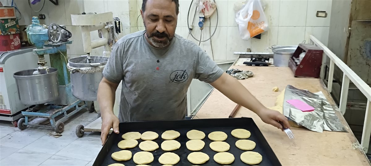 الوحدة والمحبة… 3 أشقاء أقباط بالفيوم يبدعون في كحك العيد للمسلمين<br>&nbsp;