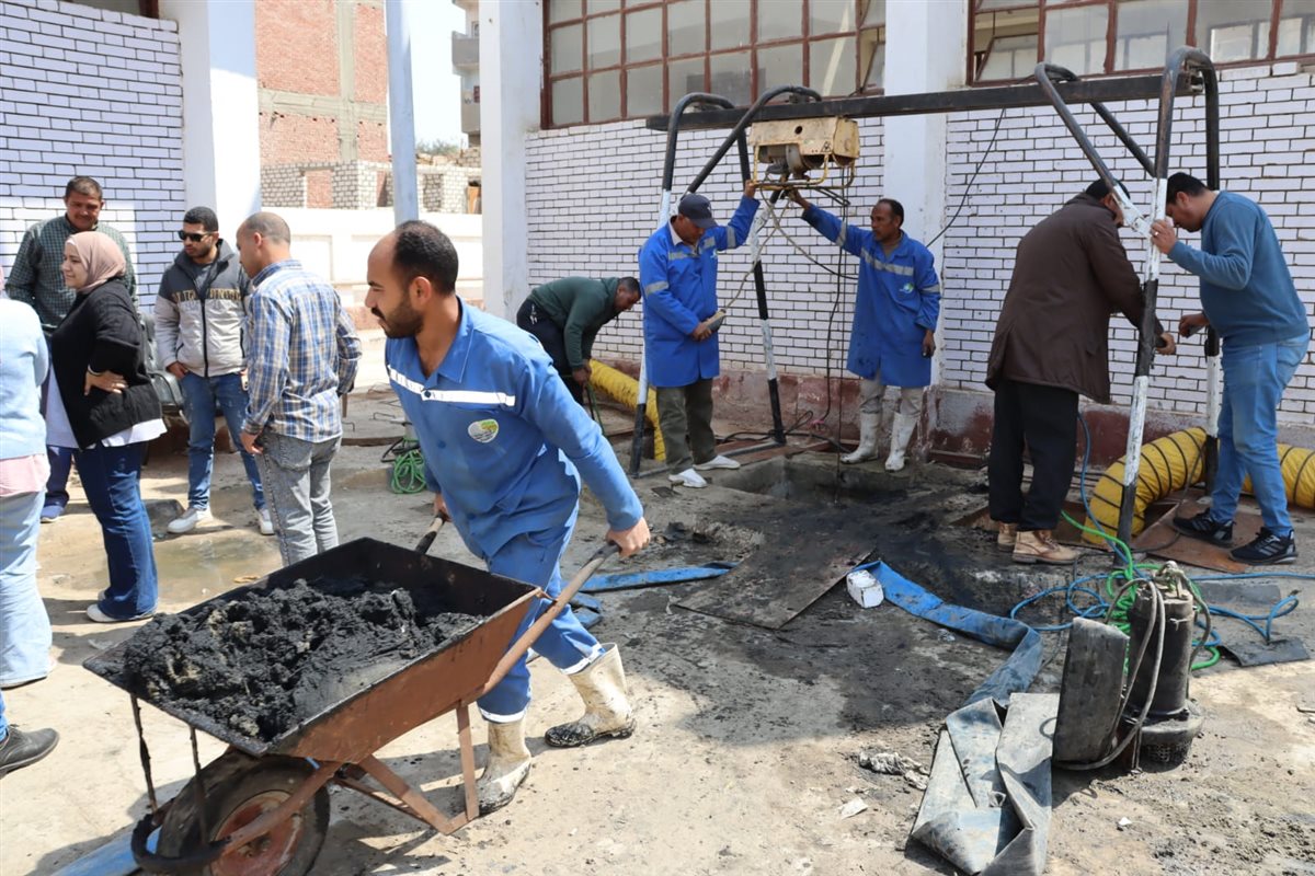 رئيس مياه الفيوم يتابع أعمال تأهيل محطات الصرف الصحي بإطسا وسنورس ويوجه بتحسين ضغوط مياه الشرب بعزبة الحوشي