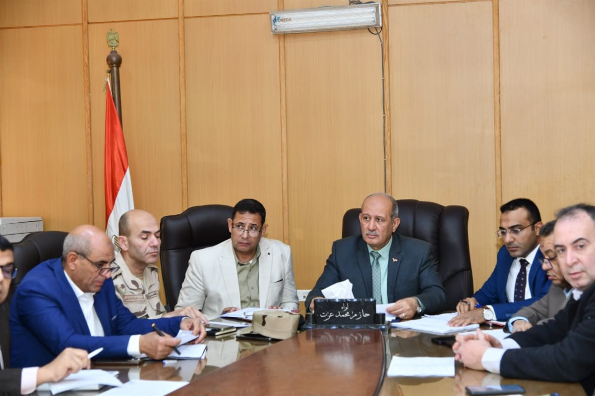 سكرتير عام الفيوم يترأس اجتماع لجنة البت فى طلبات تقنين أراضي الدولة