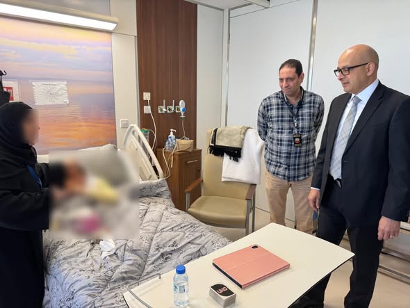 <strong>القنصلية المصرية بالكويت تتابع حادث وفاة مؤذن وزوجته وتزور المصابين</strong>