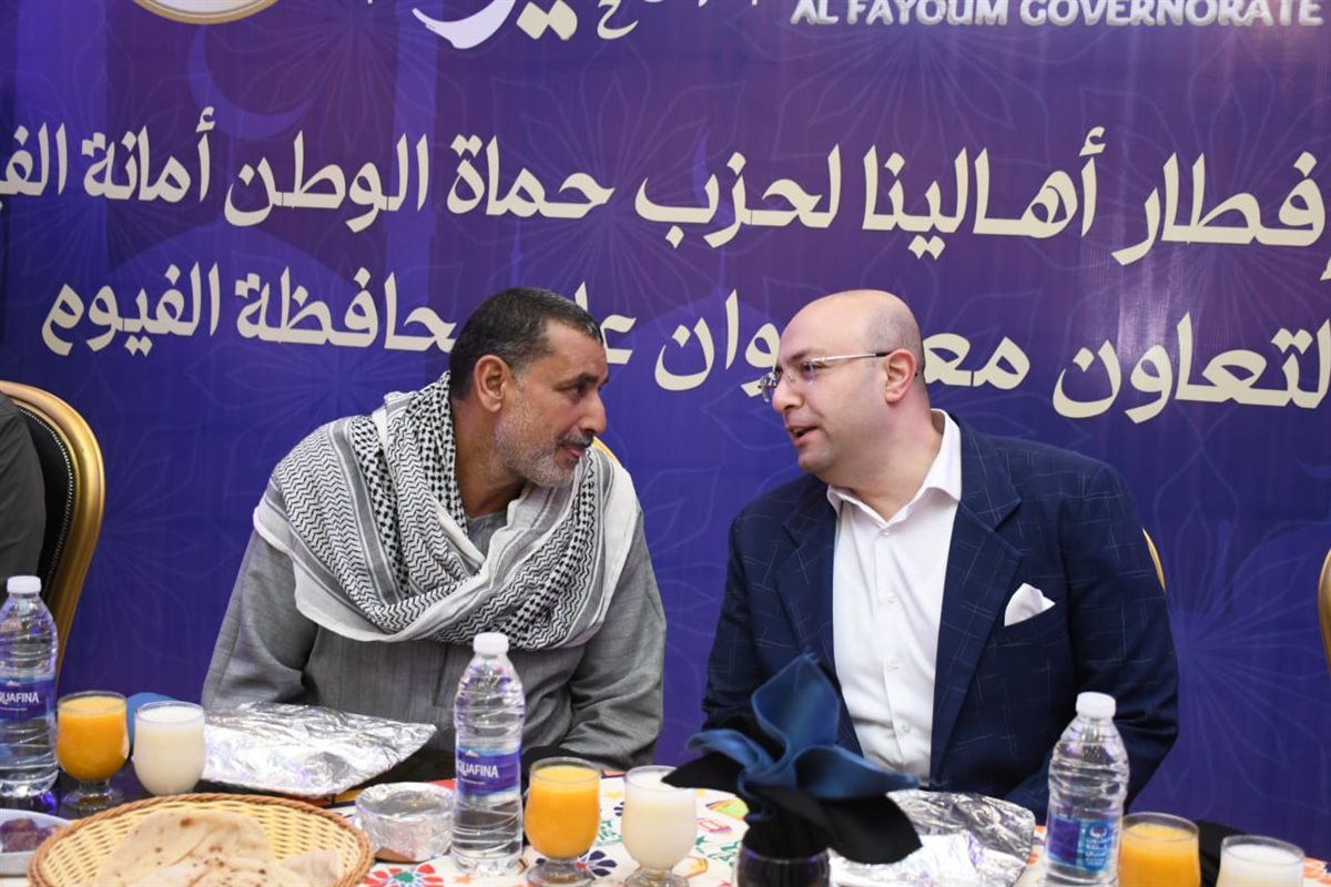 محافظ الفيوم يختتم ليالي شهر رمضان بمشاركة عمال المحافظة إفطارهم الجماعي &nbsp;