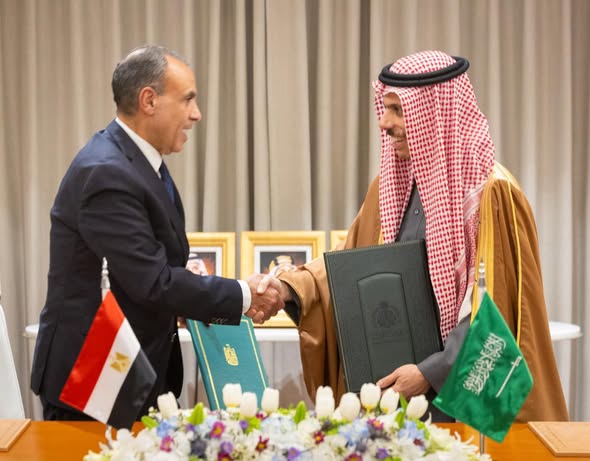 <strong>مصر والسعودية توقعان اتفاقية للإعفاء المتبادل من تأشيرات الإقامة القصيرة لحاملي الجوازات الدبلوماسية والخاصة</strong>